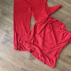Amazon Red Ribbed Lounge Set